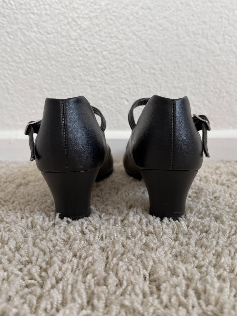 Capezio Womens Jr. Footlight 1.5" Heel Character Shoes Black Size 6.5 - Picture 4 of 9